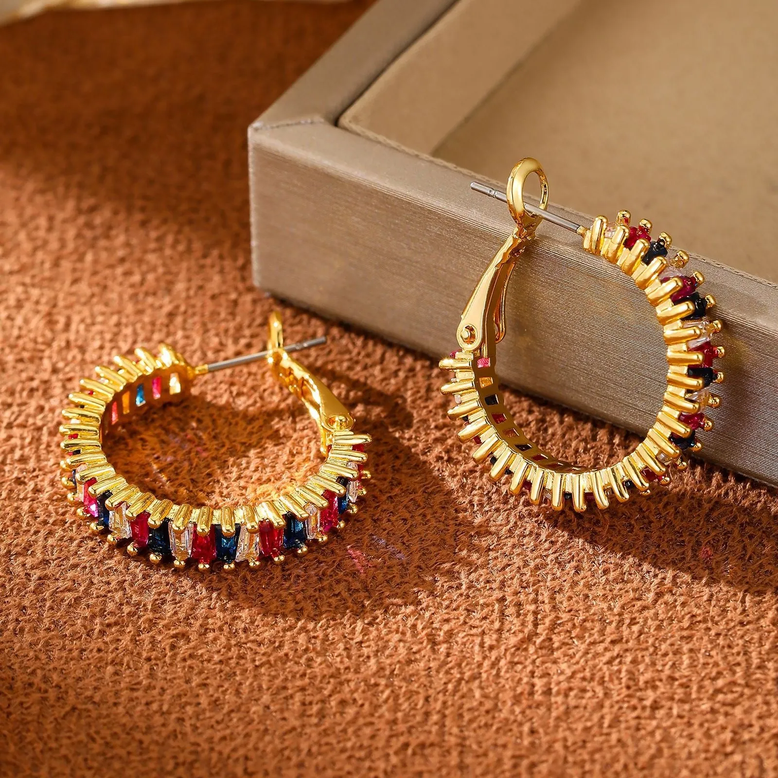 18K Gold O-shaped Gemstone-inlaid Earrings With a Light Luxury Style