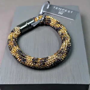 Animal effect crystal bracelet with magnetic clasp